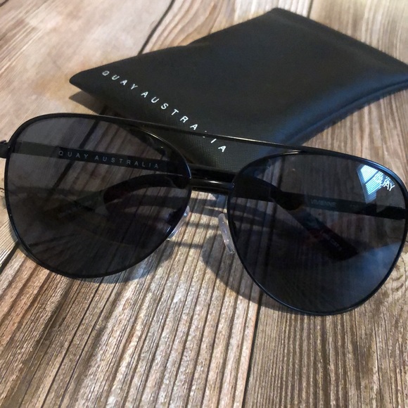 Quay Australia Vivienne Sunglasses - Picture 3 of 5